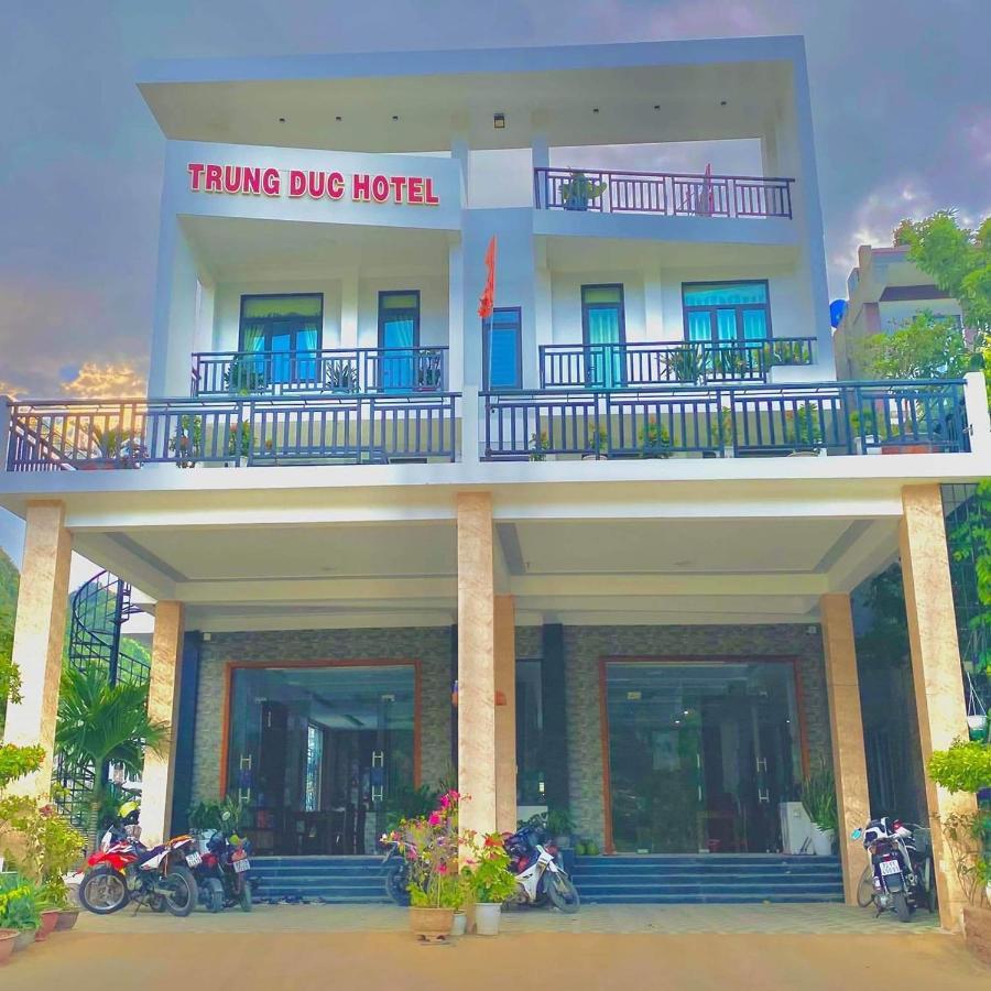 Trung Duc Hotel Фонг Нха Екстериор снимка