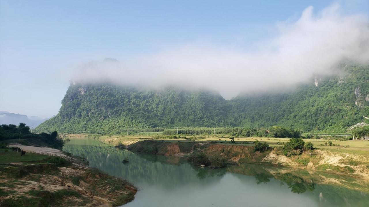 Trung Duc Hotel Фонг Нха Екстериор снимка